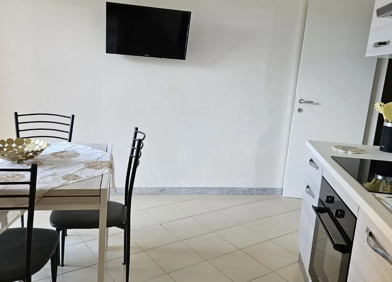 Sun & Sea Apartment Bari 0*,